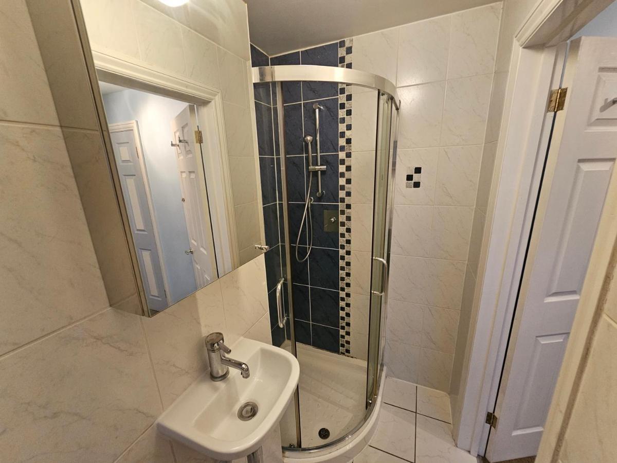 Large 4 Bedrooms Golders Green Londra Exterior foto