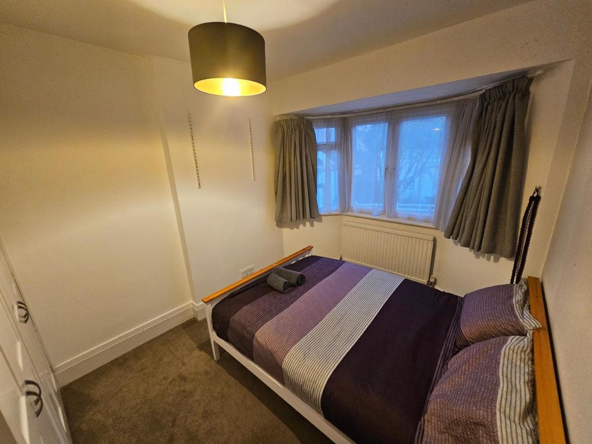 Large 4 Bedrooms Golders Green Londra Exterior foto